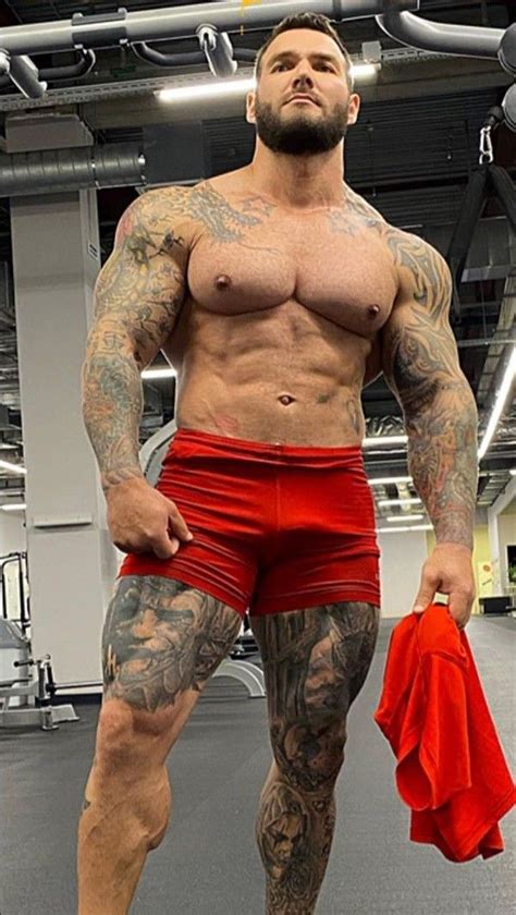 Pin By Wade Scott On Carn Tatuada Variada In 2020 Bodybuilders Men