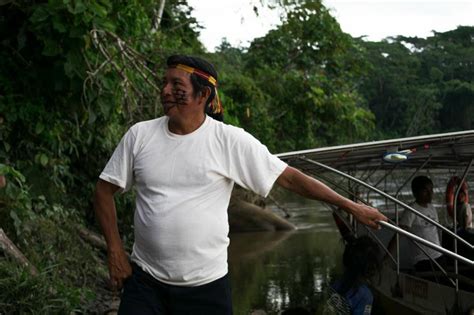 El Pez Electrico Que Combate A Las Carreteras En La Amazonia Ecuador Sudamerica New York Times