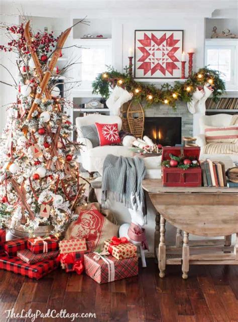 Whether you have a traditional home or prefer a more contemporary christmas look in your living room, kitchen, dining room, and entry, our holiday decorating ideas will inspire you. 40+ Cozy and cheerful homes decorated for a snowy Christmas