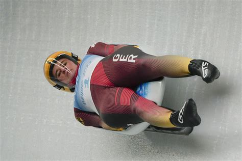 geisenberger once again leads olympic women s luge event ap news