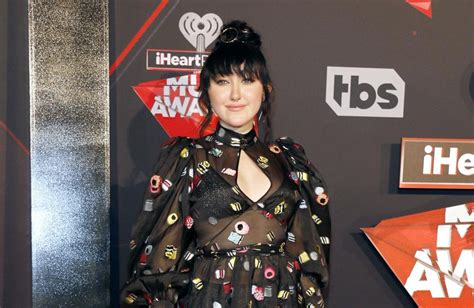 noah cyrus struggles with depression video dailymotion