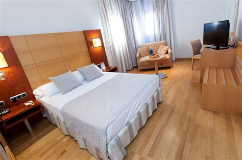 H/al/00107, almería, 4 estrellas) (almería) view on the maptel: HOTEL SERCOTEL GRAN FAMA Almería Ciudad - Almería