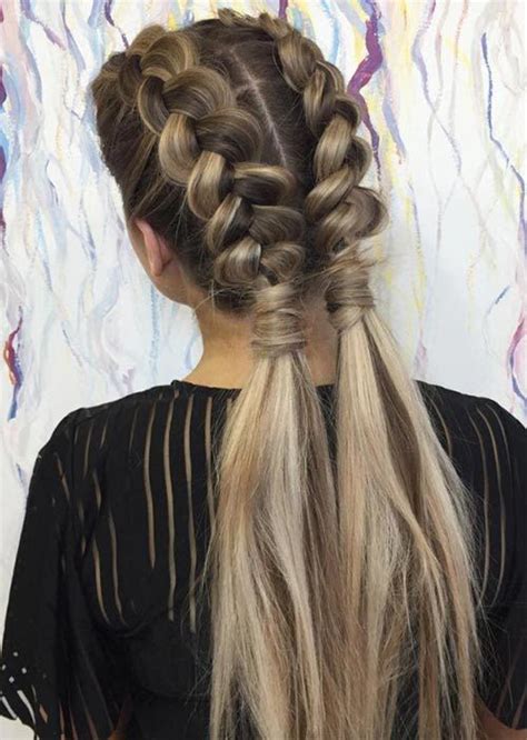 51 Pretty Holiday Hairstyles For Every Christmas Outfit