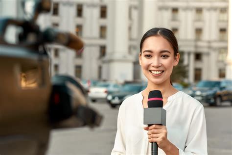 How To Become A Journalist In 5 Steps