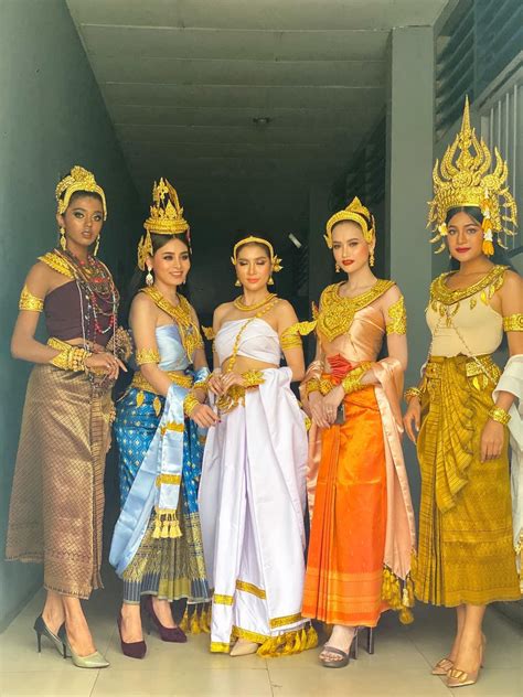 Khmer Traditional Costume Traditional Outfits Cambodian Dress Thai Clothes