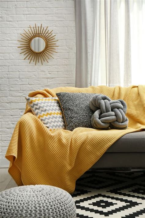 + no que depender da pantone, 2021 já tem uma paleta de cores completa para chamar de sua. Sala Simples Pantone 2021 | Ideas de sala gris, Diseño de ...