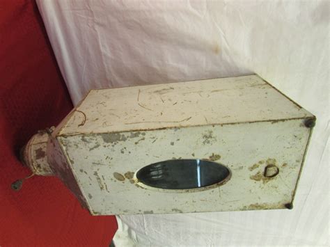 The hoosier cabinet included, variously, an upper section with bins for flour, sugar, and other dry staples. Lot Detail - ANTIQUE/VINTAGE HOOSIER CABINET FLOUR BIN/SIFTER