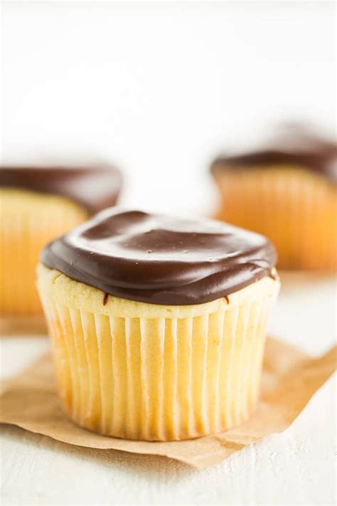Moist vanilla cake, pastry cream filling and a beautiful chocolate ganache topping make this one tasty cupcake you'll definitely want to sink your teeth into. Boston Cream Cupcakes | Recipe | Cupcake recipes, Boston ...