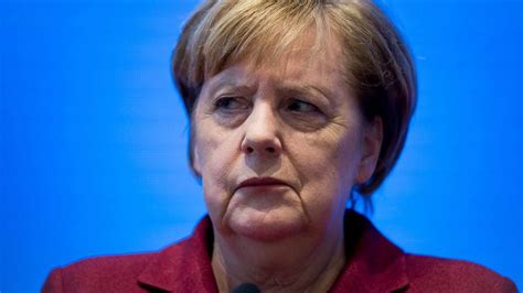 As angela merkel enters her last year as chancellor, her legacy remains oddly inconclusive, but the coming u.s. Skurrile Situation - da geht Merkel plötzlich auf Distanz ...