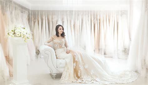 Das brautkleid stellt für die meisten damen eines der wichtigsten kleidungsstücke in ihrem leben dar. Brautkleider & Brautmode - für den großen Moment