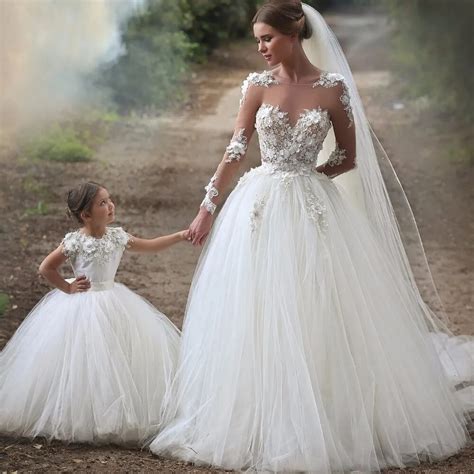 Sheer Long Sleeves Lace Appliques Sweetheart Tulle Princess Wedding