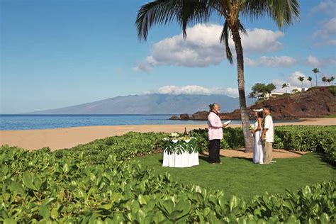 Wifi is free, and this hotel also features an outdoor pool and a restaurant. Kaanapali Beach Hotel Wedding & Honeymoon Packages ...