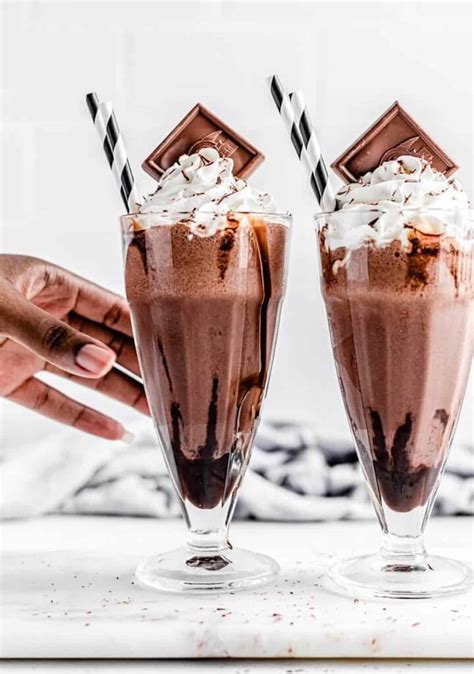 Classic Chocolate Milkshake Recipe Queenslee Appétit