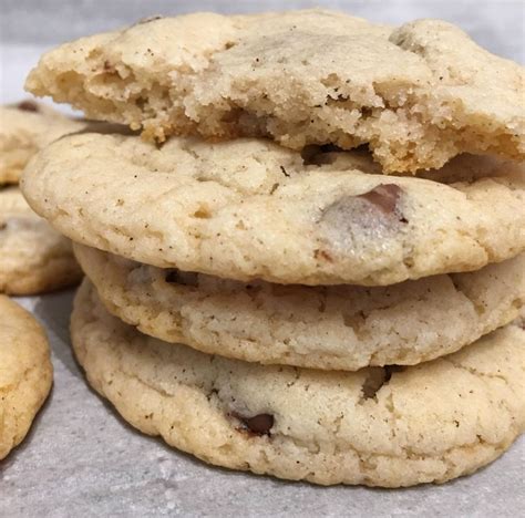 Know somebody who dislikes chocolate cookies? Self Rising Flour Chocolate Chip Cookies (No Eggs Recipe)