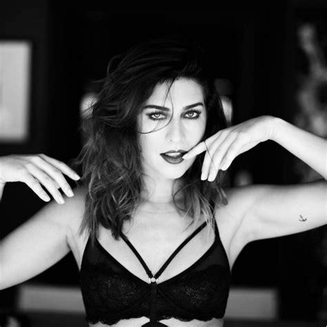 De lingerie Fernanda Paes Leme nos ensina o que é ser sexy GQ Musa