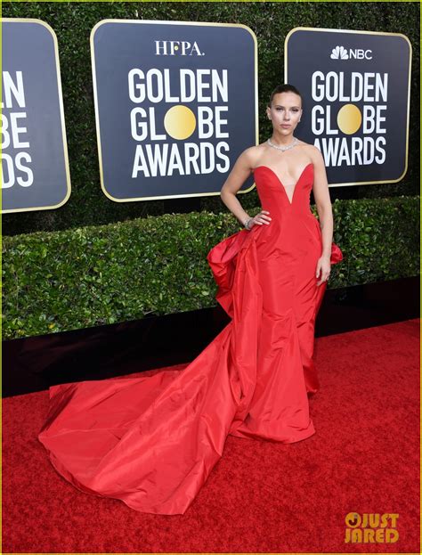 Photo Scarlett Johansson Wows Plunging Red Gown Golden Globes 2020 12