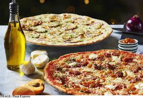 Pizza Express Launches Roast Dinner Pizza This Christmas