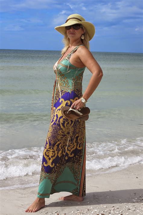 Fashion Over 40 How To Wear A Printed Dress On The Beach