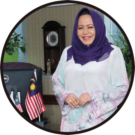 Kenaikan pangkat staf um mengikut satu set kriteria sedangkan staf yang dibawa dari luar diberi pangkat tanpa memenuhi 5) ghauth jasmon berjanji akan letak jawatan sekiranya ranking um jatuh ketika majlis bersama alumni pada 2009. UCYP Honorary Fellows | UCYP