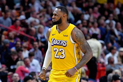 Nba James Lakers Pull Out Tight Win In Miami Abs Cbn News