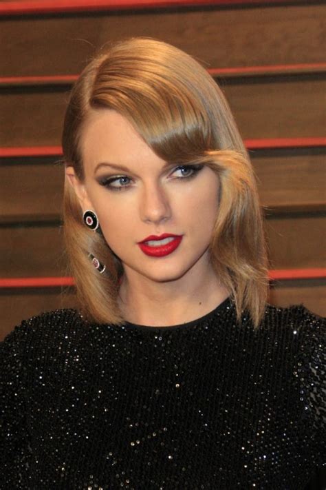 Taylor Swift In Red Lipstick How To Get Taylor S Red Lipstick Look