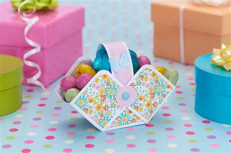 This stationery printable is decorated with a bunny made in watercolor. Free Easter basket template in 2020 | Easter paper crafts, Easter basket template, Easter basket ...