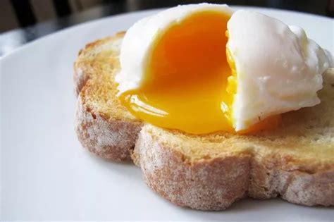 Easy Tip For Cooking The Perfect Poached Egg Every Time Without A Pan