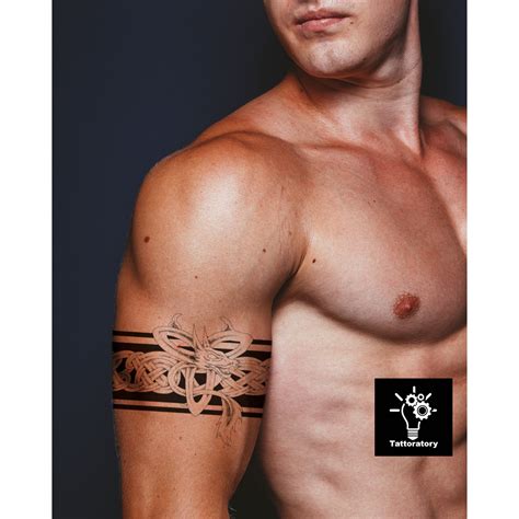 Sans emploi habituellement Oppresseur tatouage bracelet biceps homme