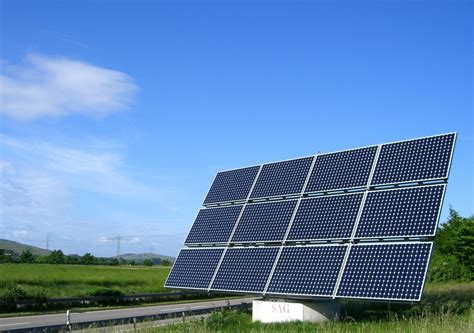 5 Crazy, Mind Blowing and Extraordinary Uses of Solar Panels