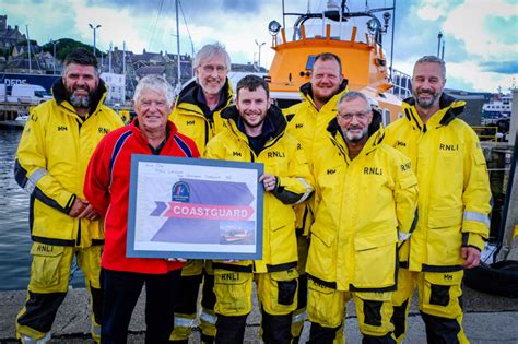 new zealand volunteer presents rnli lerwick with friendship pennant the shetland times ltd