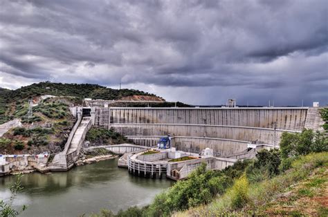 Defesa contra cheias para controlar a água de grandes chuvadas, existem algumas barragens destinadas a proteger os territórios a jusante das mesmas. El blog de Todez de la Urba: EMBALSE DE ALQUEVA - PORTUGAL