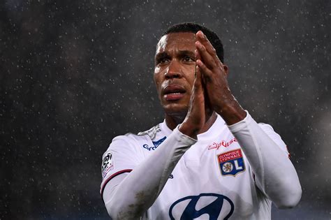 Olympique lyon tarihinde top koşturacak 17. Lyon's Marcelo Talks Coupe de la Ligue Final, Neymar and ...