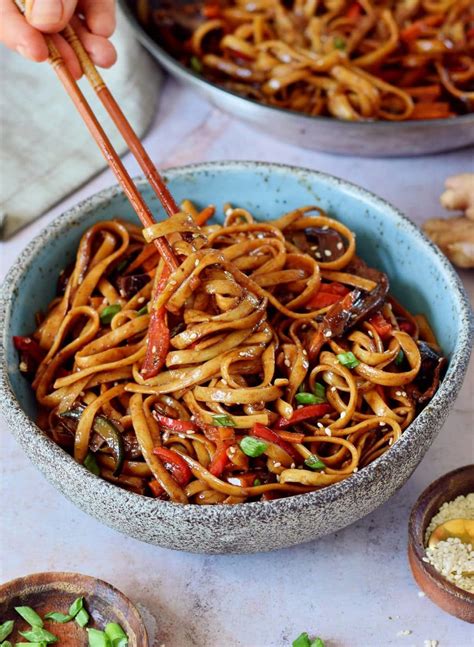 Asian Vegetable Stir Fry Noodles Vegan Lo Mein Elavegan