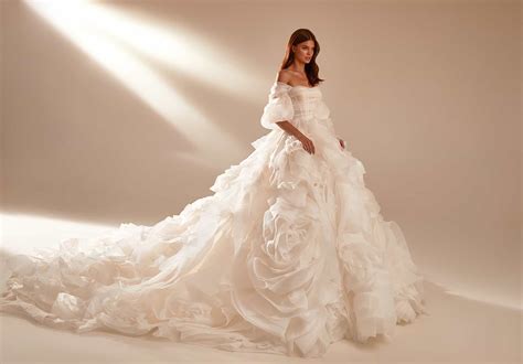 5 Reasons To Go For That Luxury Wedding Dress Esposa Group