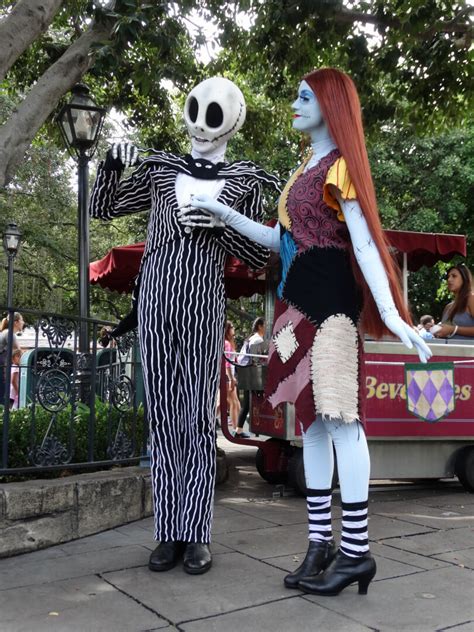 Video Jack Skellington And Sally Meet And Greet With