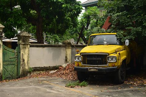 Find out what your car is really worth in the used 1991 nissan truck is offered in the following submodels: Old Nissan Diesel 780 truck | Nicolas Lannuzel | Flickr