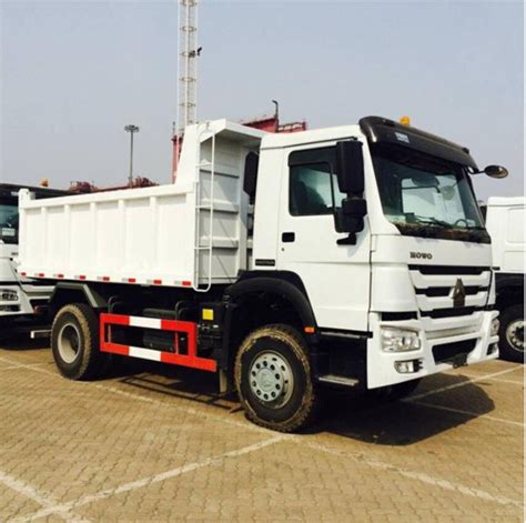 290hp Sinotruk Howo 4x2 10 Ton Small Tipper Truck With Powerful