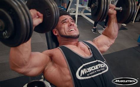 The Squeeze Method For Building A Big Defined Chest Workout Routine