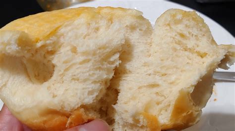 easy soft dinner rolls recipe you don t need a mixer or a big oven to make this yummy buttery