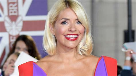 Holly Willoughby Looks Red Hot In Flirtiest Festive Mini Dress Hello