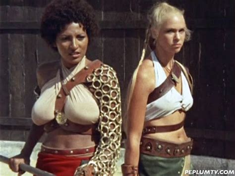 Pam Grier And Margaret Markov Are Gladiators In THE ARENA Curvy Women Fashion Beautiful Dark