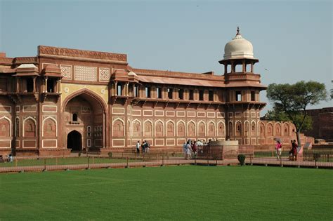 History Of Agra Must Known Fact About The City Agra Car Rent