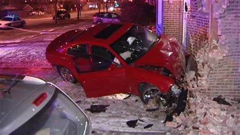 Car Crashes Into Washington Heights Home Driver Critically Hurt Abc7
