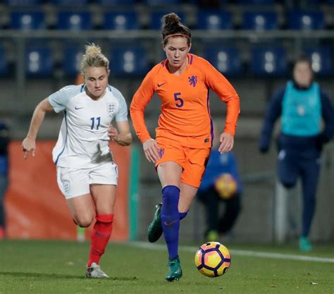 Voetbalster vanity lewerissa is terug in de selectie van het nederlandse vrouwenelftal. OnsOranje | Nederlands vrouwenelftal