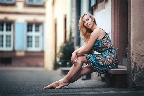 Women Barefoot Sitting Urban Legs Women Outdoors Hd Wallpaper Rare Gallery