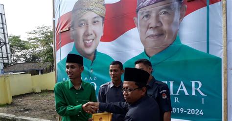 Kpu Lampung Timur Serahkan Alat Peraga Kampanye Apk Calon Gubernur