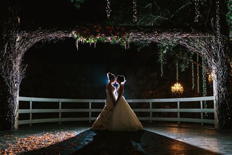 27 Nighttime Wedding Photos That Show Love After Dark Night Time