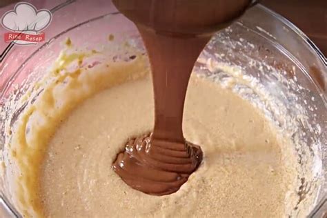 Cara membuat buku perlu anda lakukan secara berkualitas. Resep dan Cara Membuat Kue Coklat Meleleh | Rinaresep.com