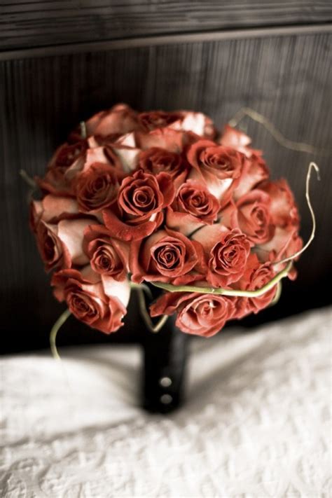 77 Halloween Wedding Bouquets With Dark Romance Touches Weddingomania