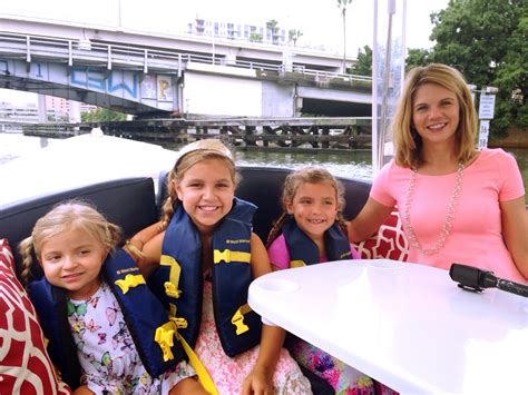 Tampa Mama is Your Urban Insider for Tampa Bay: Tampa eBoats in Tampa's Downtown